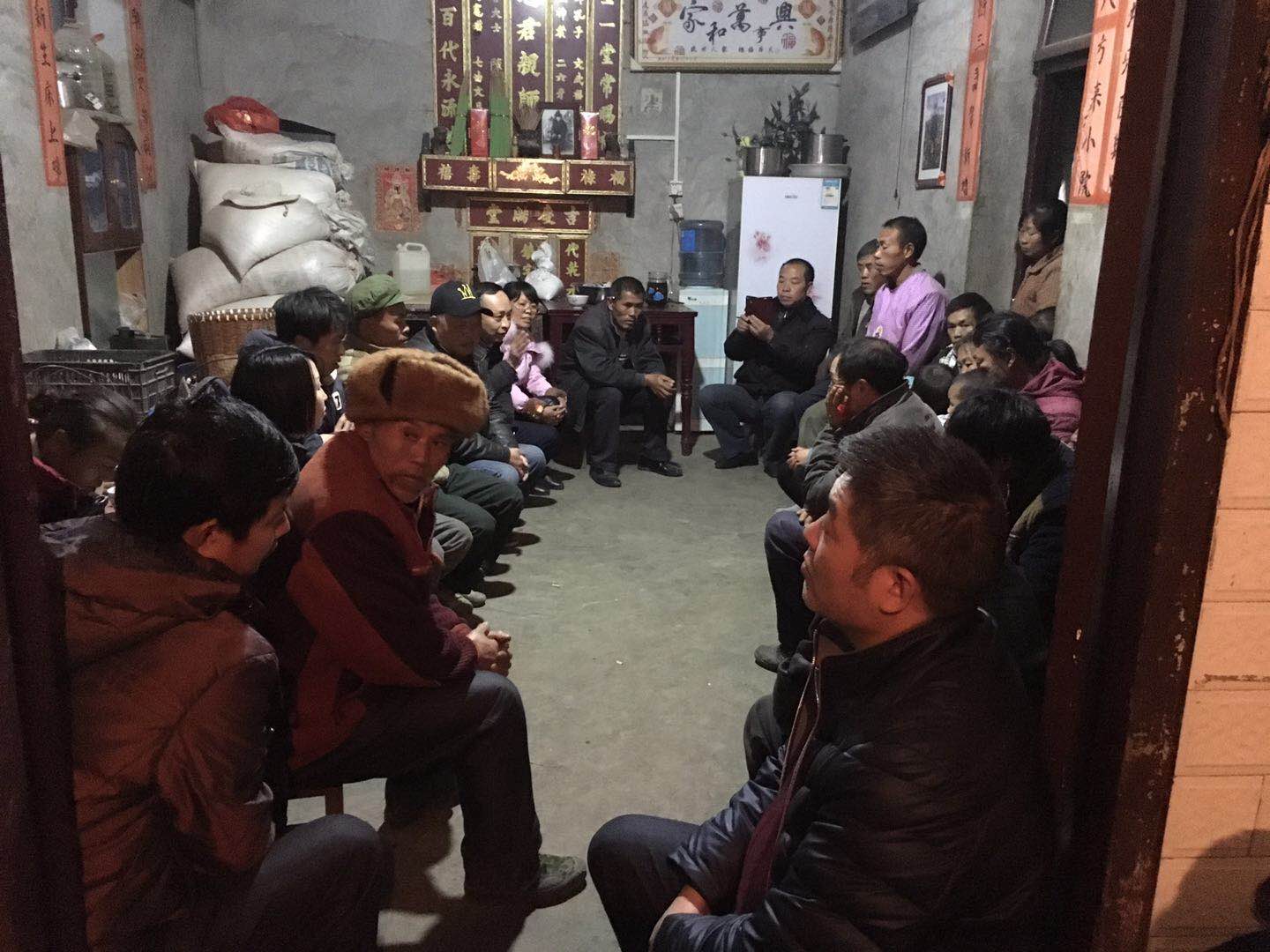 吴军检察长到阿兴村冗西湾组宣讲党的十九大精神.jpg